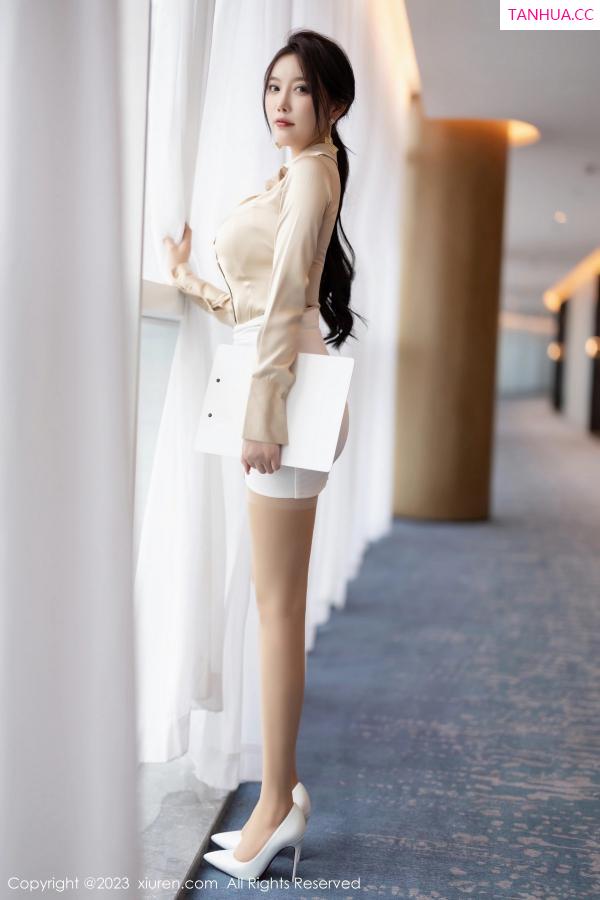 [XiuRen]高清写真图 2023.04.23 No.6620 杨晨晨Yome 美臀短裙